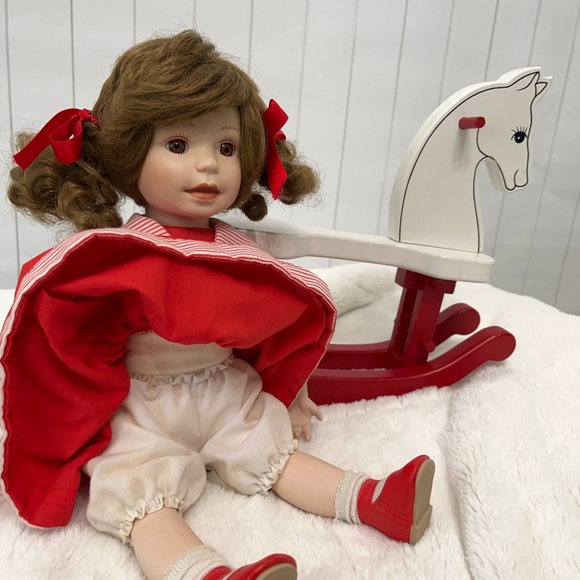 Porcelain doll on rocking horse - Picture 6 of 10